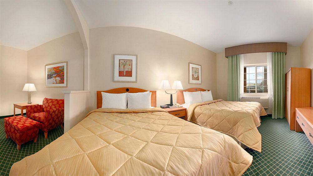 Comfort Inn & Suites Oakland Airport Bagian luar foto