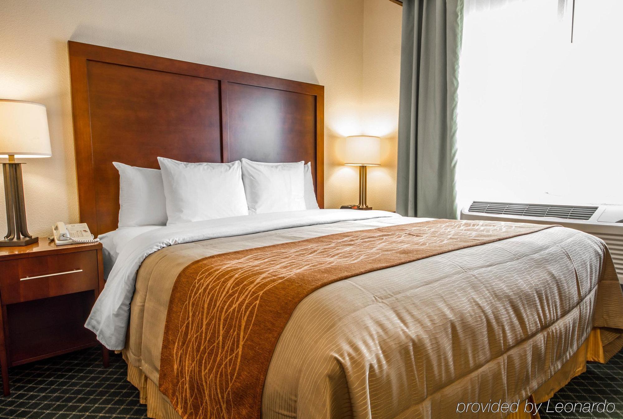 Comfort Inn & Suites Oakland Airport Bagian luar foto