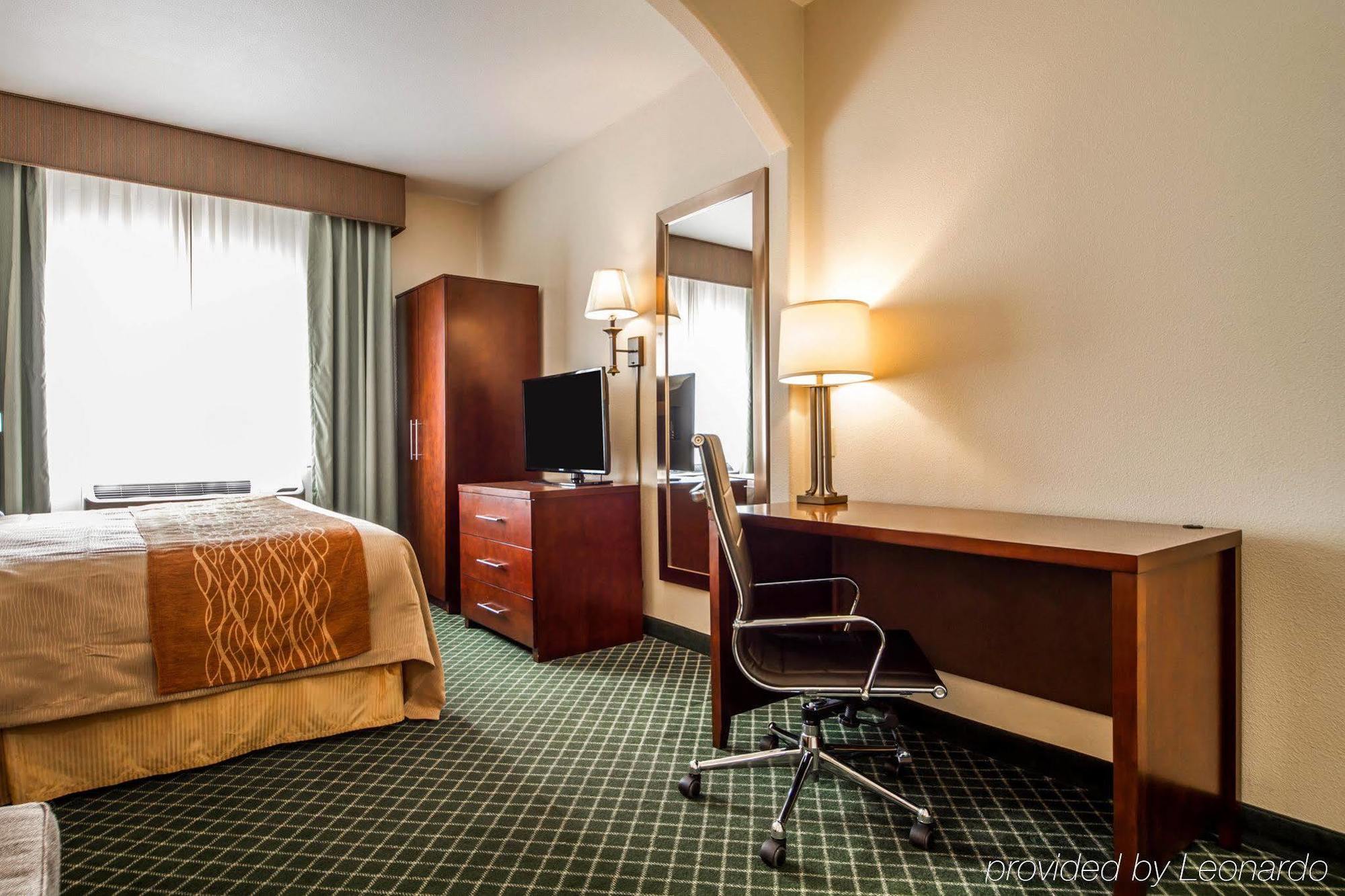 Comfort Inn & Suites Oakland Airport Bagian luar foto