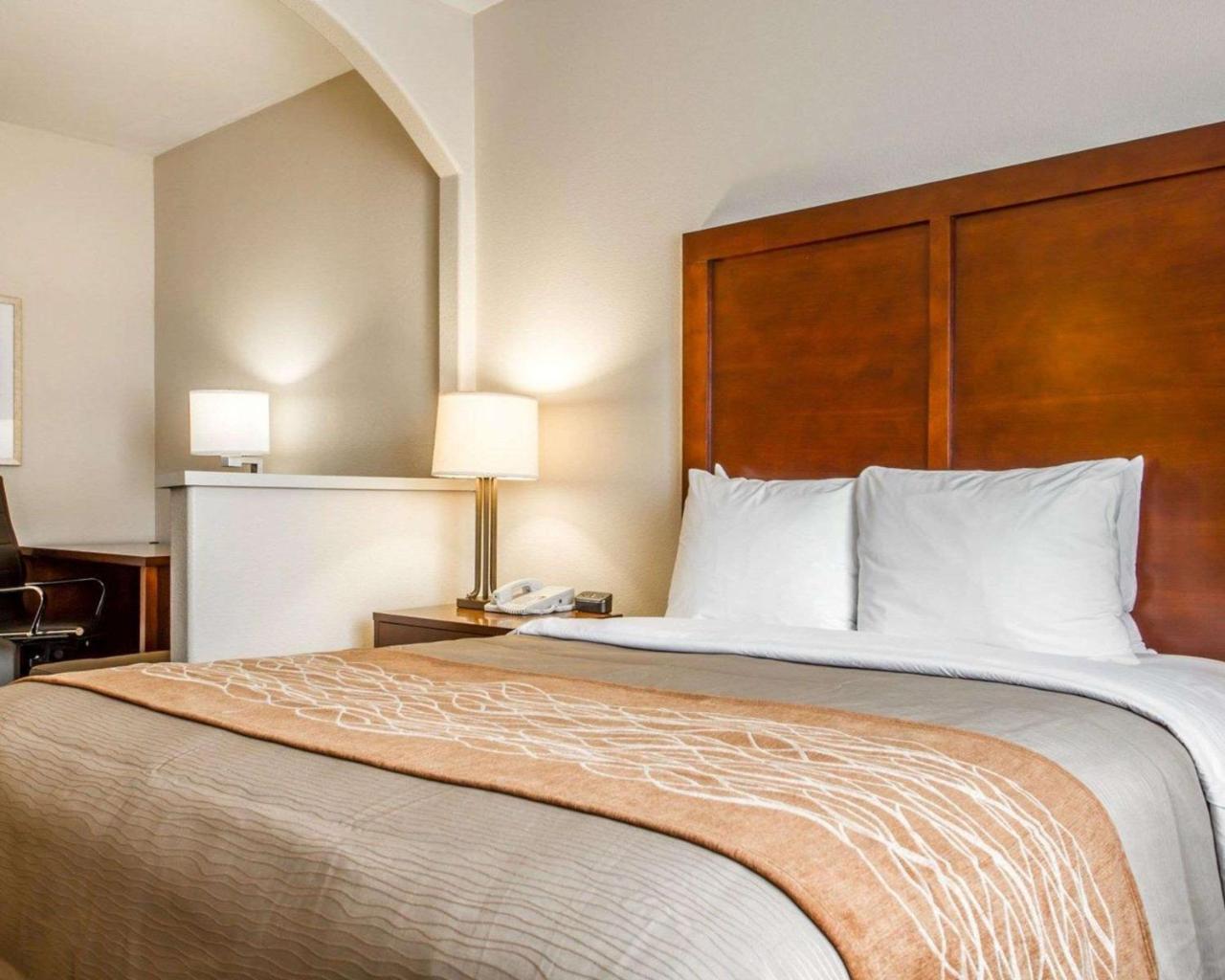 Comfort Inn & Suites Oakland Airport Bagian luar foto