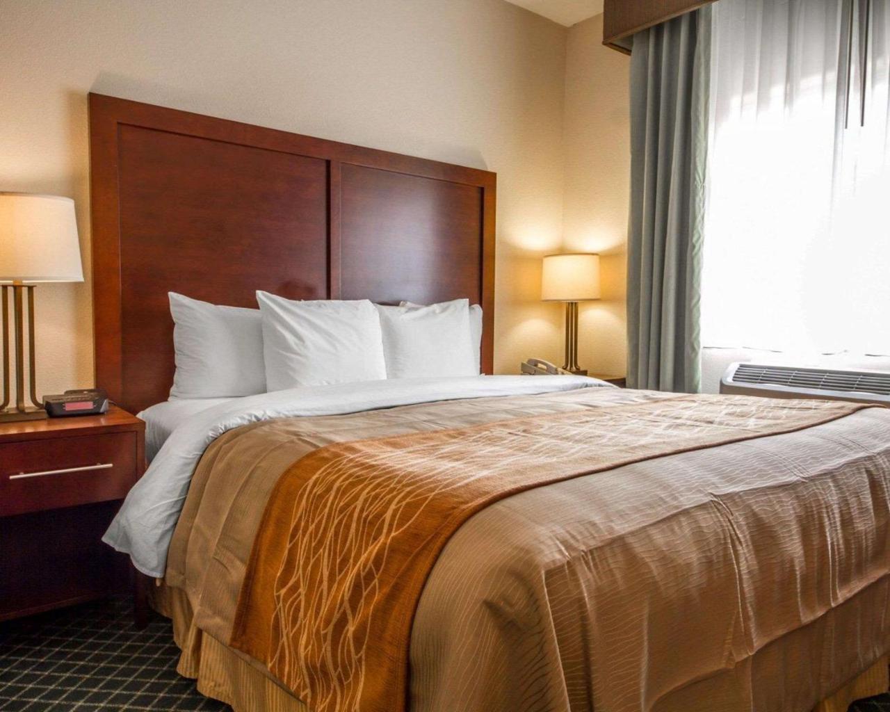 Comfort Inn & Suites Oakland Airport Bagian luar foto