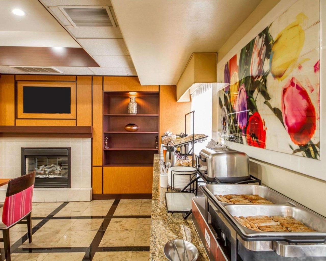 Comfort Inn & Suites Oakland Airport Bagian luar foto
