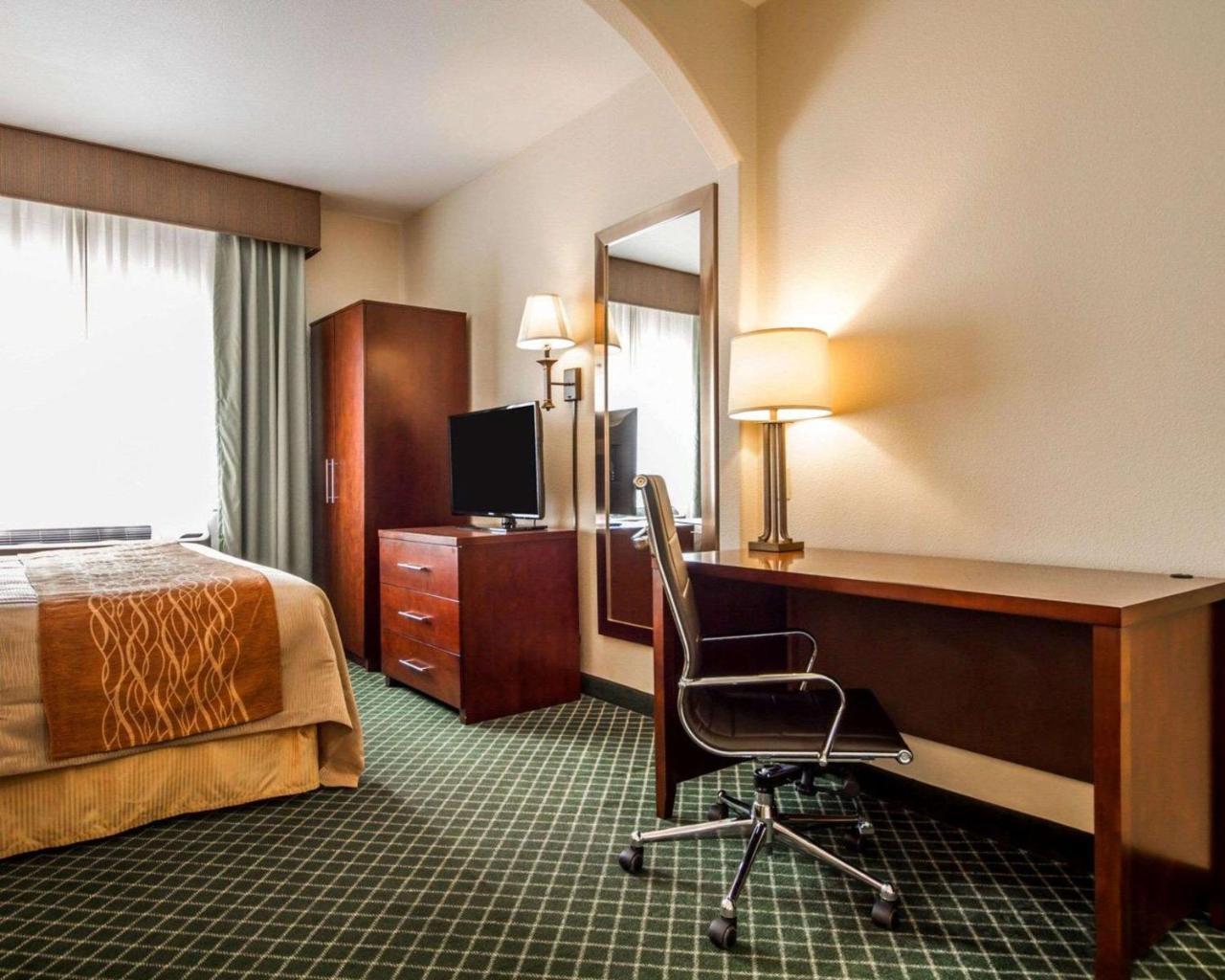Comfort Inn & Suites Oakland Airport Bagian luar foto