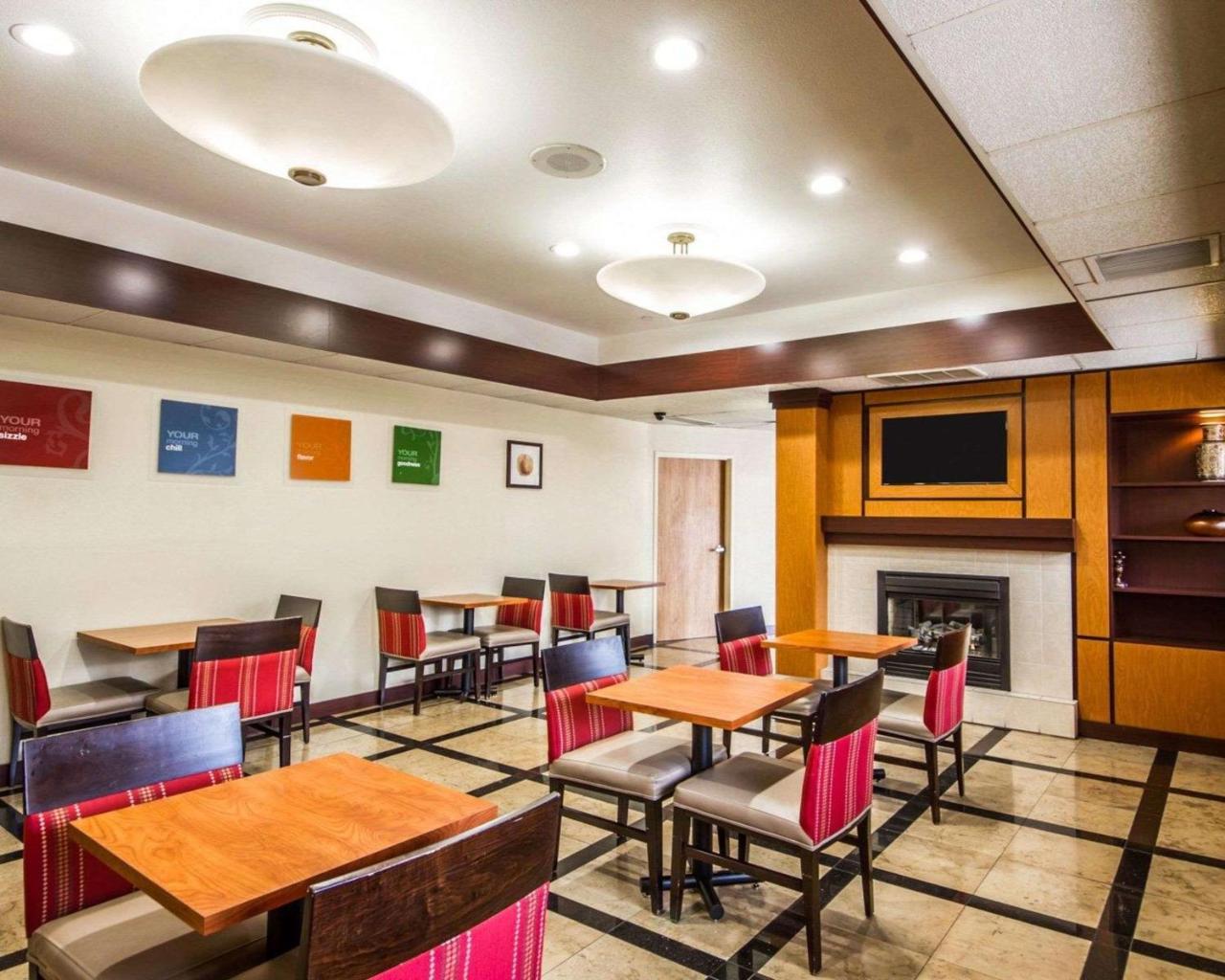 Comfort Inn & Suites Oakland Airport Bagian luar foto