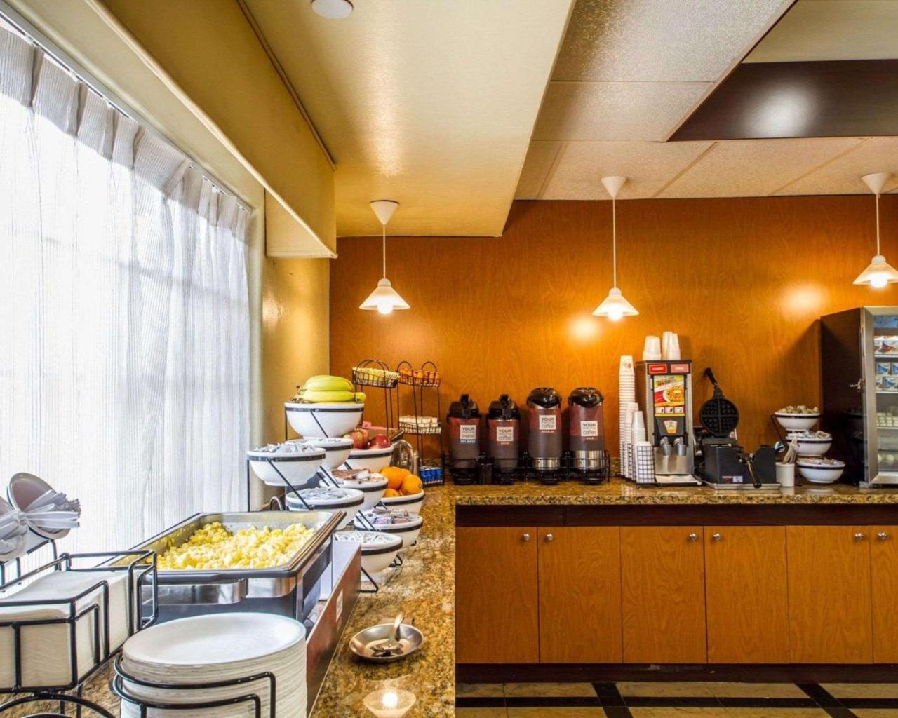 Comfort Inn & Suites Oakland Airport Bagian luar foto