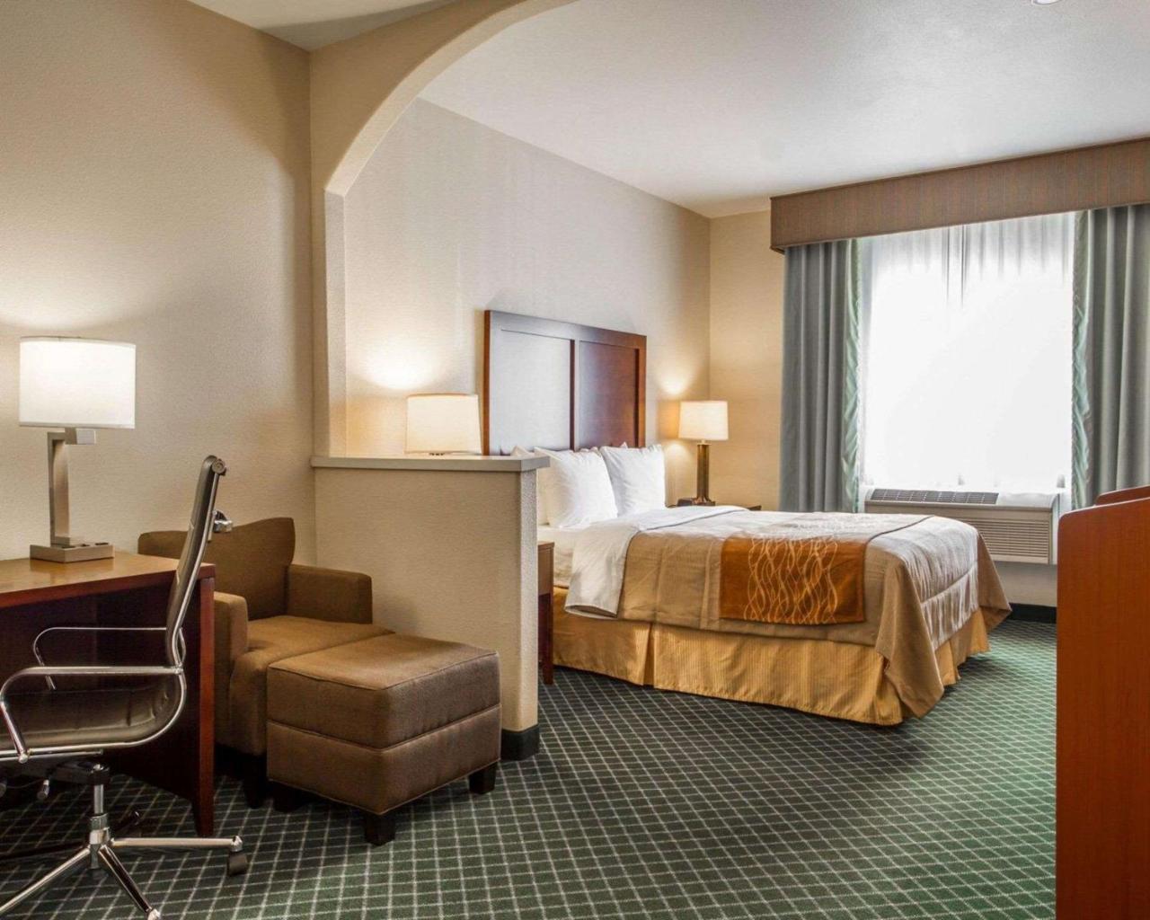 Comfort Inn & Suites Oakland Airport Bagian luar foto