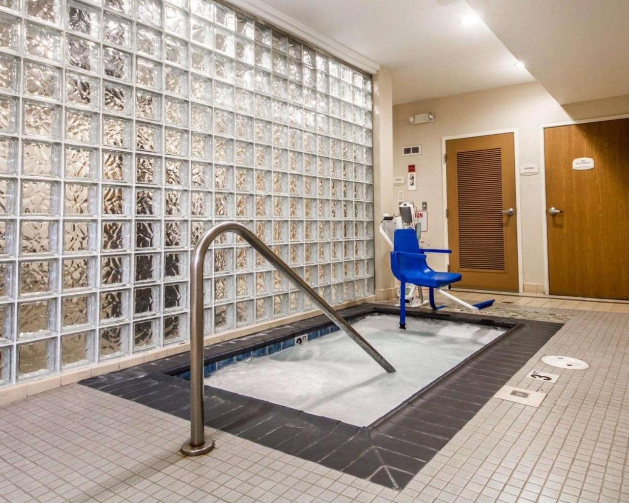 Comfort Inn & Suites Oakland Airport Bagian luar foto